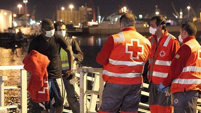 Llegan dos pateras al sur de Gran Canaria con 50 inmigrantes a bordo