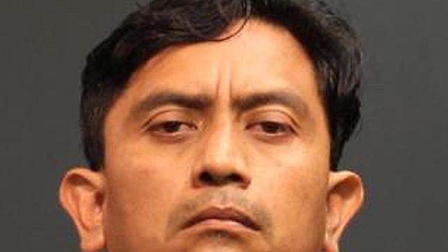 Hallan viva a una joven secuestrada y violada durante diez años en California