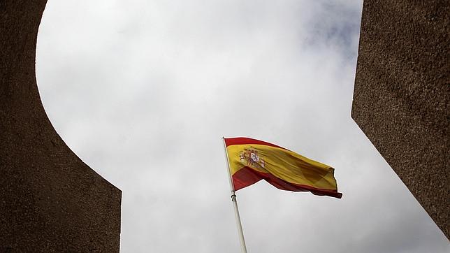 Standard &amp; Poor's eleva un escalón el rating de España de «BBB-» a «BBB» por las reformas