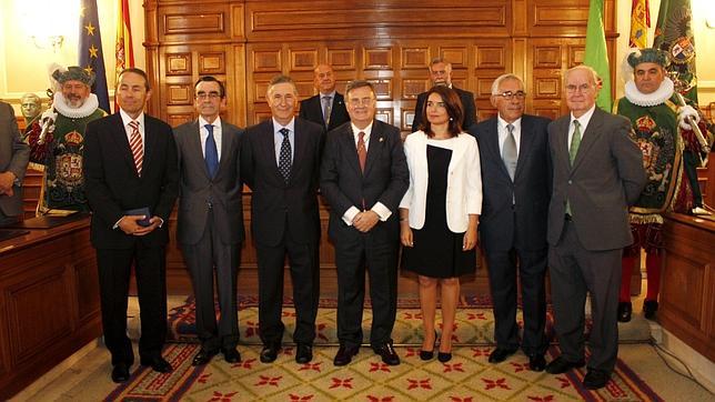 La Diputación de Toledo reconoce a sus expresidentes en el Día de la Provincia