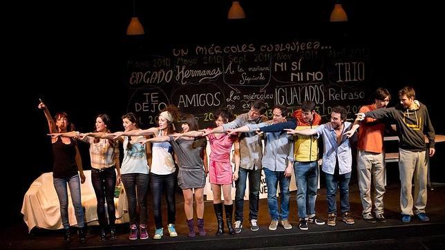 Los actores de «Los miércoles no existen», tras la función