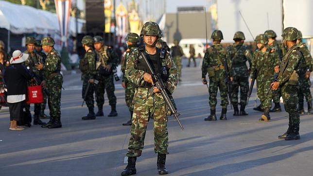 El jefe del Ejército tailandés se autoproclama primer ministro tras declarar la ley marcial