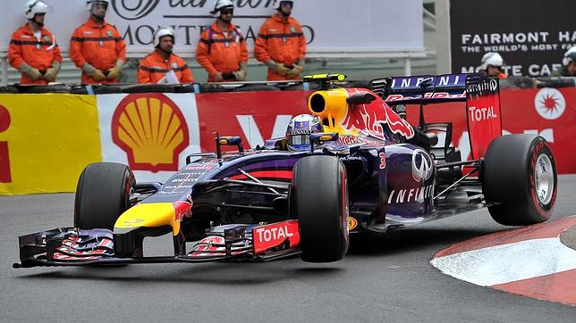 Red Bull plantea batalla a Mercedes