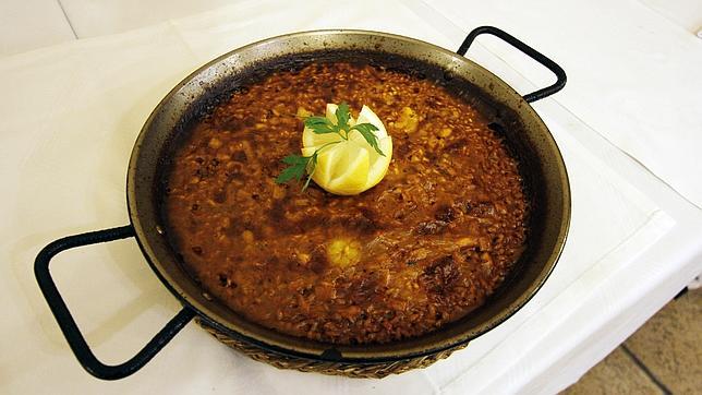 Arroz a banda, uno de los platos más demandados en la costa alicantina
