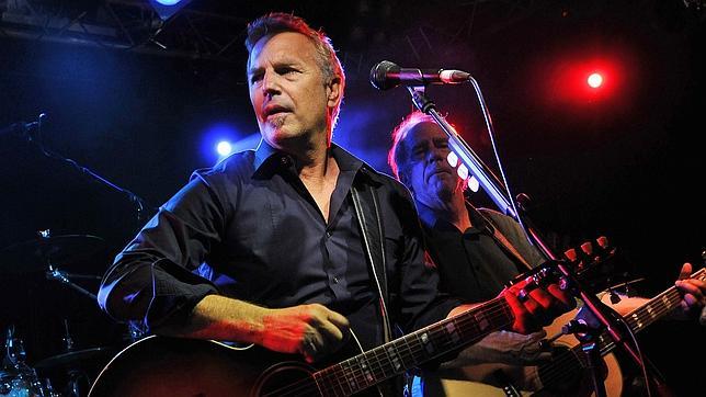 Kevin Costner, con su banda The Modern West