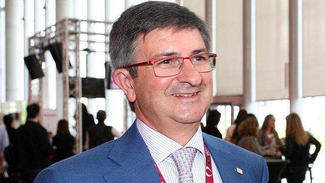 «Los españoles están acostumbrados a convivir con una boca dañada, algo impensable en otros países»