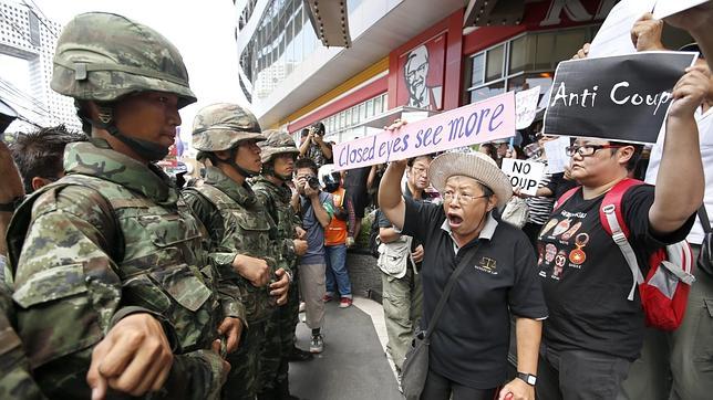 La junta militar disuelve el Senado de Tailandia