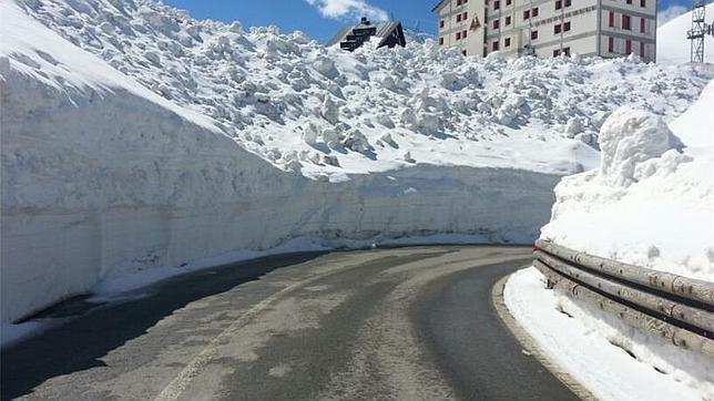 La etapa reina del Giro se disputará pese a la nieve