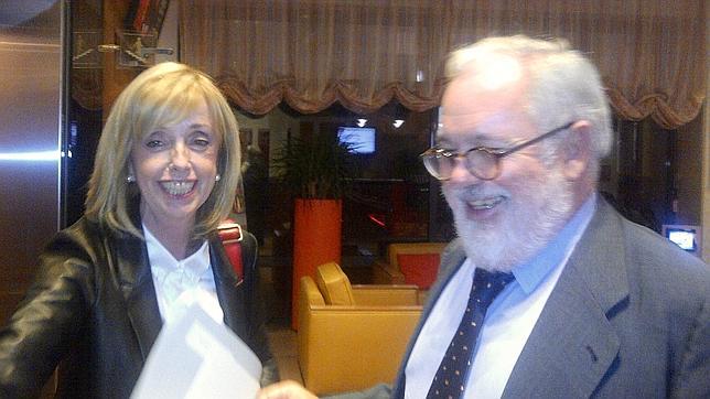 Carmen Fraga, hija del expresidente Manuel Fraga, galardonada con la medalla Castelao 2014
