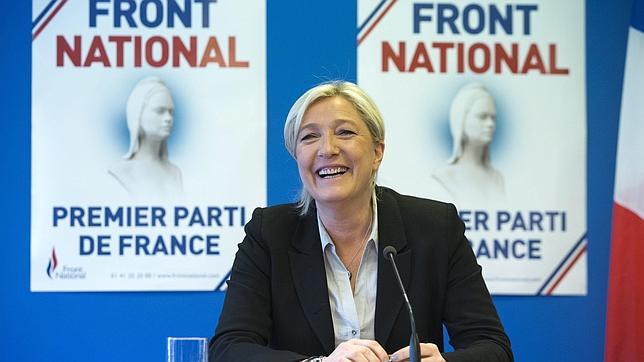 Le Pen: «Intentaremos parar cualquier nuevo avance de la UE»