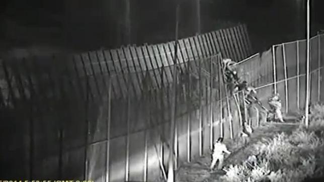 Interior refuerza Melilla con 100 policías y acelera la colocación de la «malla antitrepa»