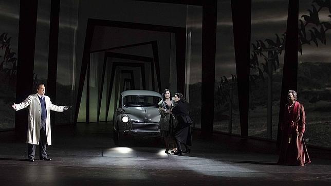 Davide Livermore traslada «La forza del destino» a los años cuarenta