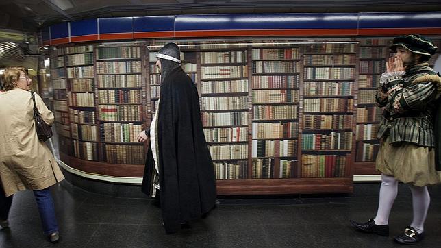 Un libro gratis al mes solo por viajar en Metro y pasar por la línea 2