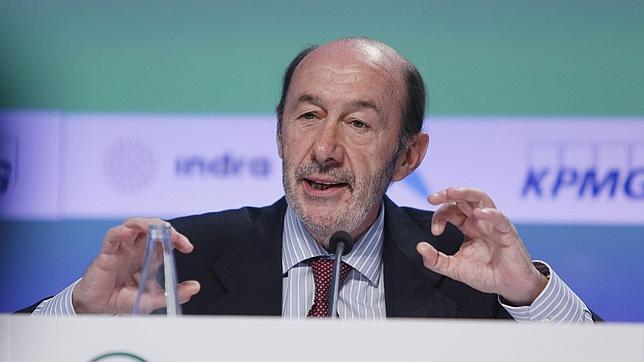 Rubalcaba confirma en su Facebook el voto de los militantes y las primarias abiertas