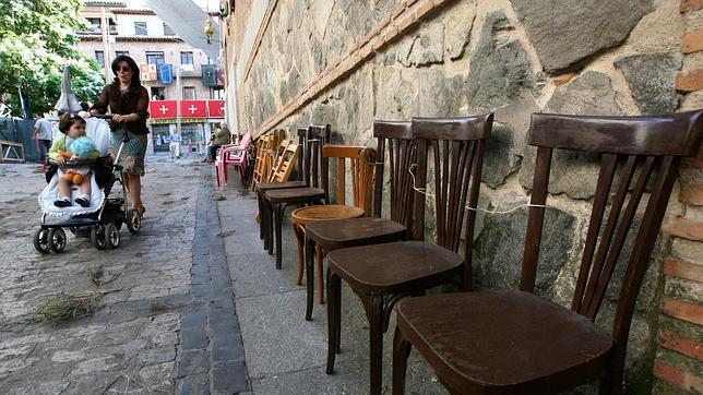 Recogen firmas contra la instalación de sillas de pago en el Corpus