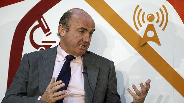 De Guindos: «Tenemos que aspirar a un crecimiento aproximado del 3% del PIB a medio plazo»