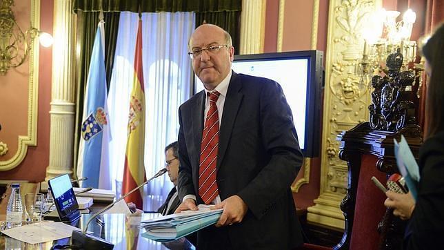 El alcalde de Orense renuncia a la caducidad del expediente sobre las aceras de su casa
