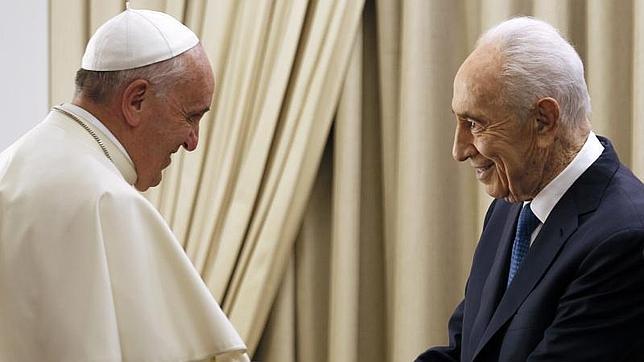 Los presidentes de Israel y Palestina rezarán con el Papa en los Jardines Vaticanos