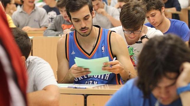 Educación aclara que los alumnos de FP conocen el temario de la selectividad