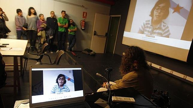 Rueda de prensa de una terrorista de Resistencia desde la clandestinidad