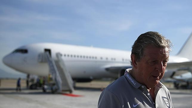 Inglaterra aterriza en Brasil entre críticas por el empate en su último amistoso