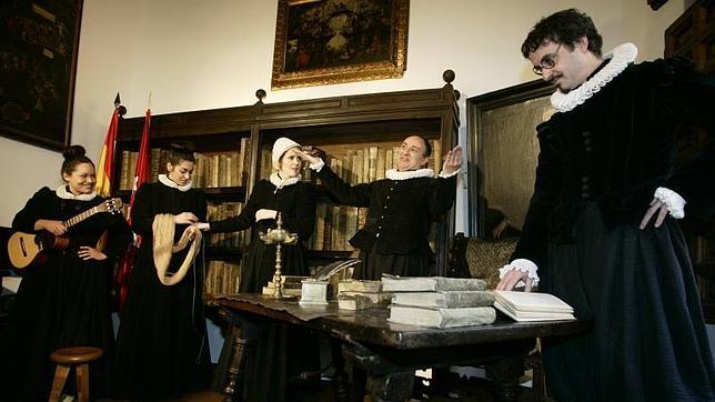 Unos actores representan una escena de una de sus célebres obras