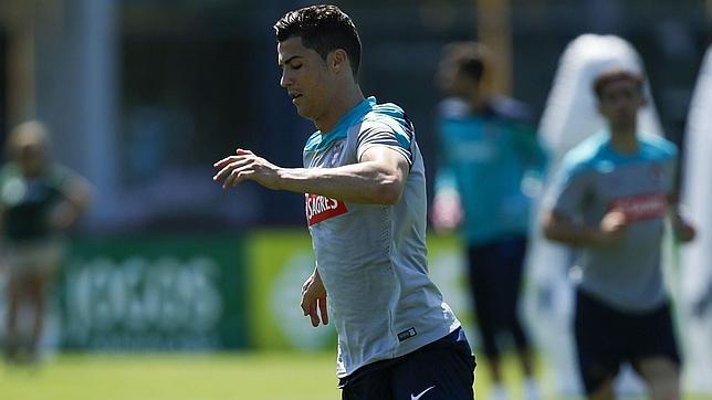 Cristiano fuerza y jugará el día 16 ante Alemania