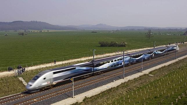 El operador ferroviario francés toma posiciones para competir con Renfe ante la inminente liberalización