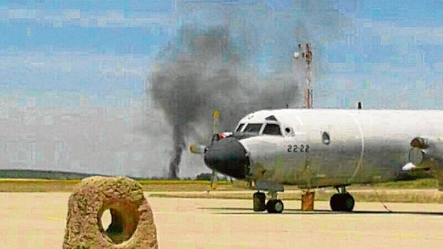 Columna e humo tras la caída en picado del Eurofighter
