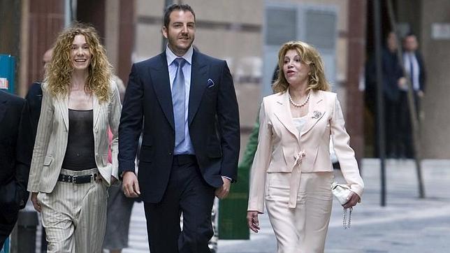 Tita Thyssen y Borja, condenados a entenderse