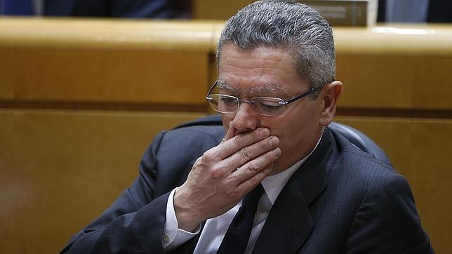 Gallardón anuncia que los registradores mercantiles gestionarán el Registro Civil