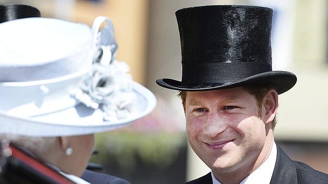 La fiesta salvaje del Príncipe Enrique en la que perdió la cartera