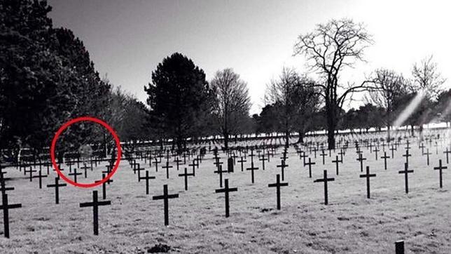 Fotografían a un supuesto fantasma en un cementerio de la I Guerra Mundial en Francia