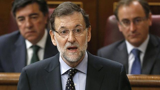 Rajoy defiende su «magnífica» reforma fiscal frente a los malos augurios del PSOE