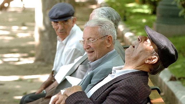 La nómina mensual de las pensiones supera por primera vez los 8.000 millones