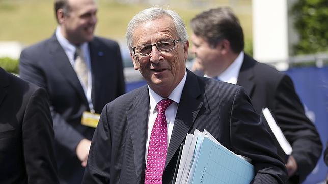 Los Veintiocho eligen a Juncker como presidente de la Comisión Europea