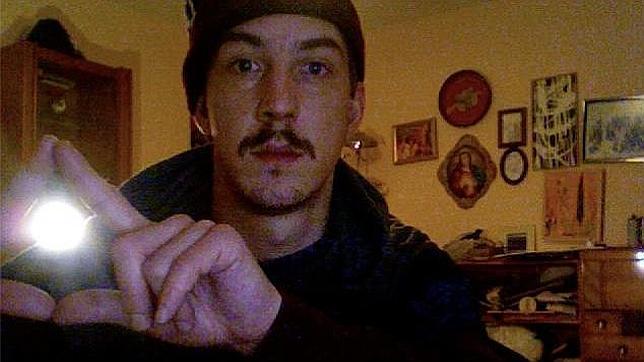 Detienen a un ladrón que se dejó abierto su Facebook en la casa que entró a robar