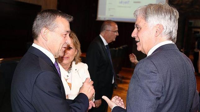 Rivero hará una consulta sobre el petróleo en Canarias aunque no la autorice el Gobierno