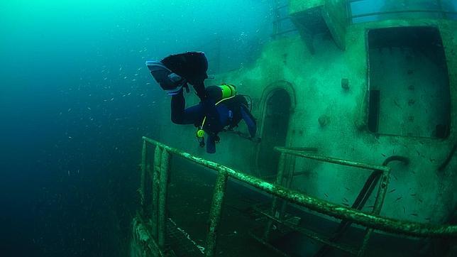 Hunden 4 barcos de la Armada para crear un «parque temático» de buceo