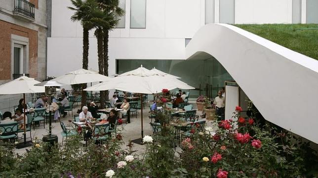 El acceso por la calle Zorrilla al museo Thyssen