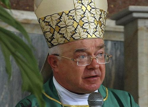 El Vaticano expulsa del sacerdocio a un nuncio por abuso de menores