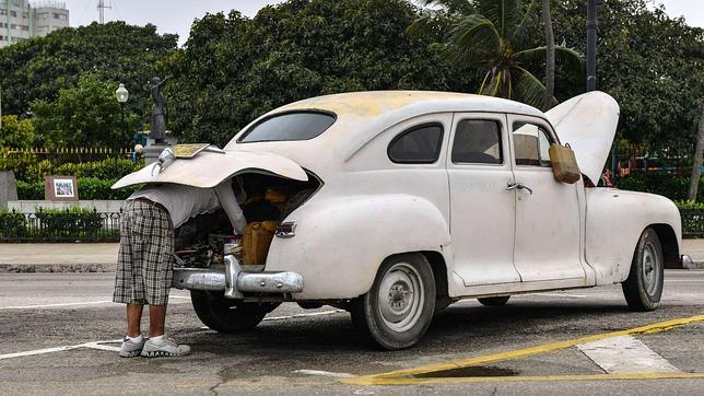 Solo cincuenta coches vendidos en un semestre desde que Cuba «flexibilizó» el mercado