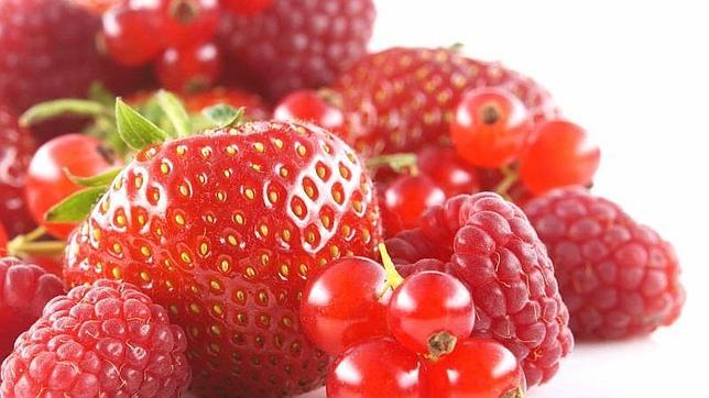 Frutos rojos y fresas combinan a la perfección con la sandía