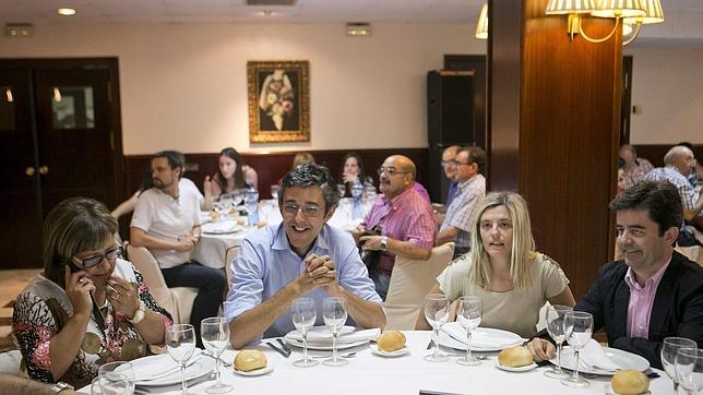 El PSOE organiza un sucedáneo de debate