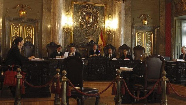 El Tribunal Supremo durante la vista celebrada para revisar la condena al presidente de la Diputación valenciana, Carlos Fabra