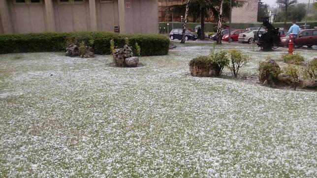 Impresionante granizada en Madrid en pleno julio