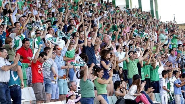 Grito del CD Toledo a la afición: «¡Abónate, somos más que fútbol!»