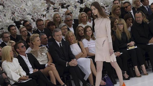 Surrealismo y estilo «Menina» en la alta costura de París