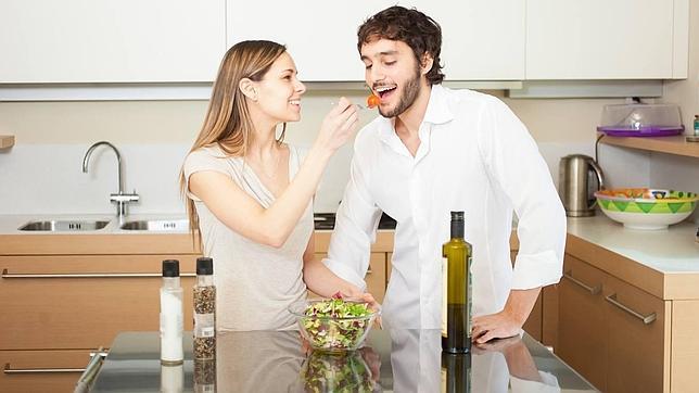 ¿Se pierde la magia si convives con tu pareja antes de casarte?