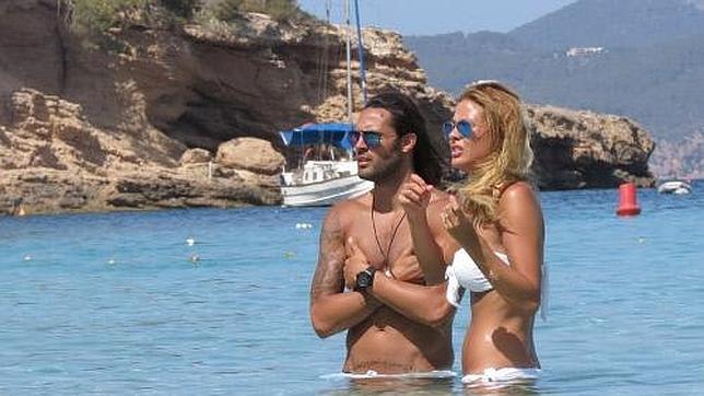 Elisabeth Reyes y Sergio Sánchez, primeras vacaciones en Ibiza